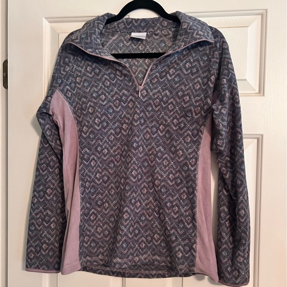 Soft Columbia Pullover - Picture 1 of 6